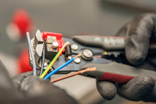 Best Affordable Emergency Electrician  in Saginaw, TX